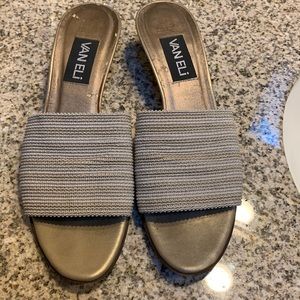 Van Eli kitten heel slippers size 8.5 Narrow